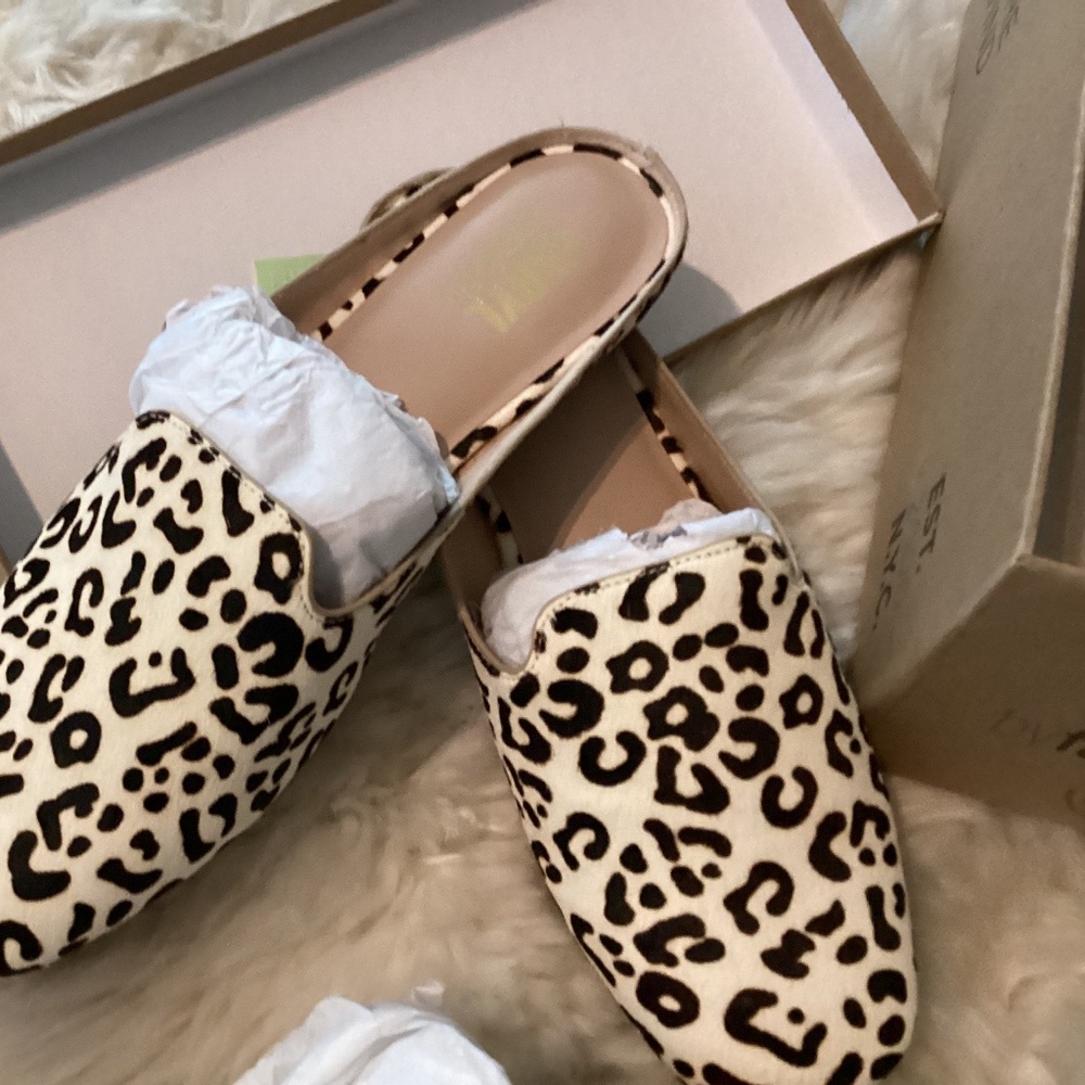 Leopard hair on hide slides